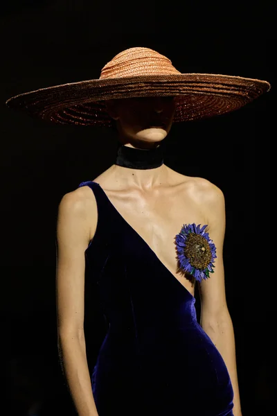 Look 54